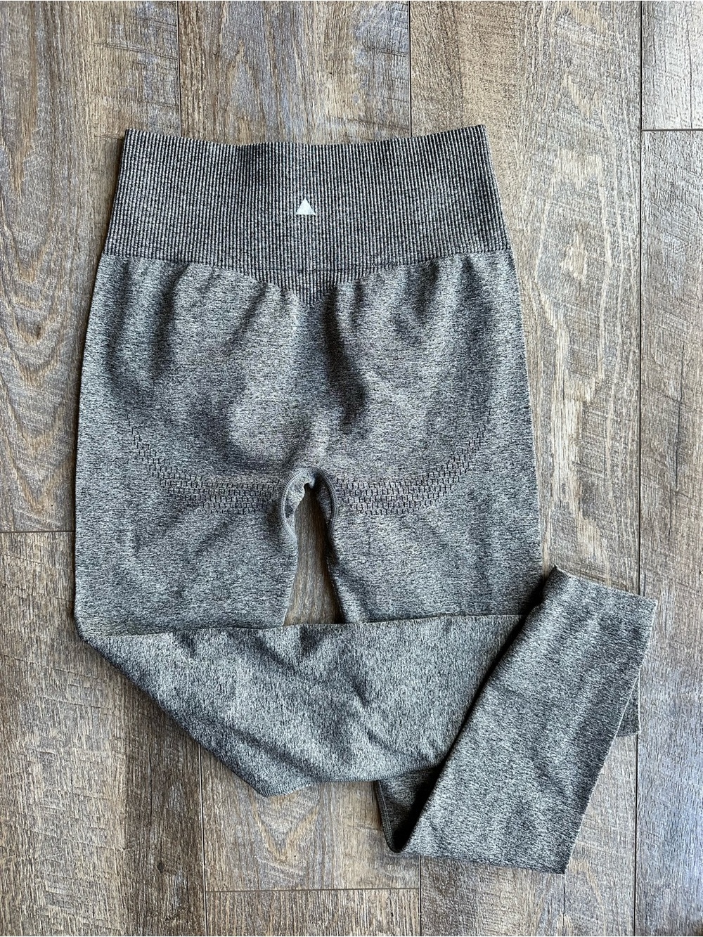 High-Waist Seamless Grey Sculpting Leggings - Picture 4 of 6